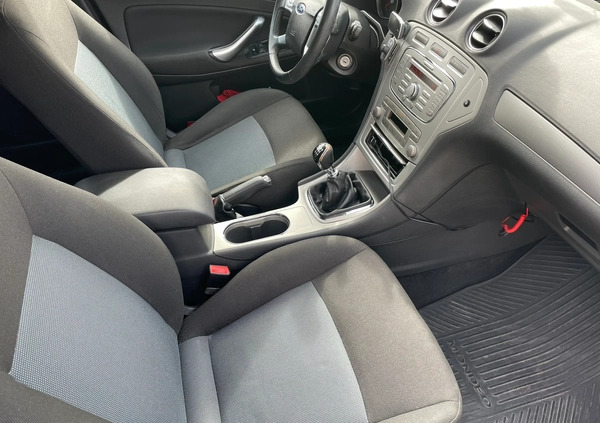 Ford Mondeo cena 16900 przebieg: 268000, rok produkcji 2010 z Kielce małe 254